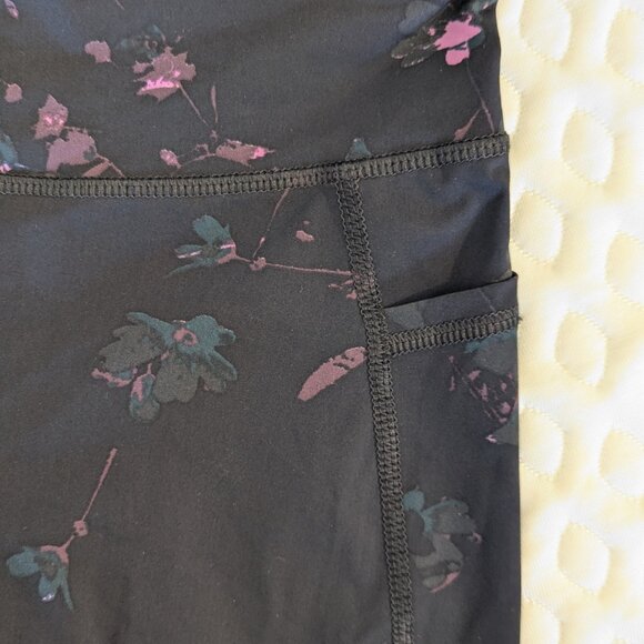 Sweaty Betty The Zero Gravity 7/8 Leggings, Size Small - Picture 7 of 8